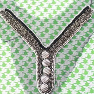 dentelle de mariée en cristal de conception de la mode à la main perlée, encolure de col pour les vêtements habillés collier en forme de V